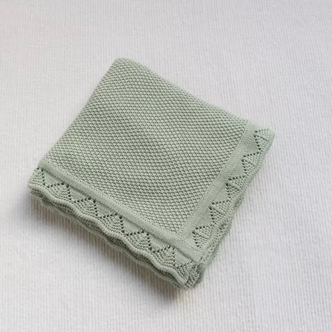 Cotton knit scallop edge blanket